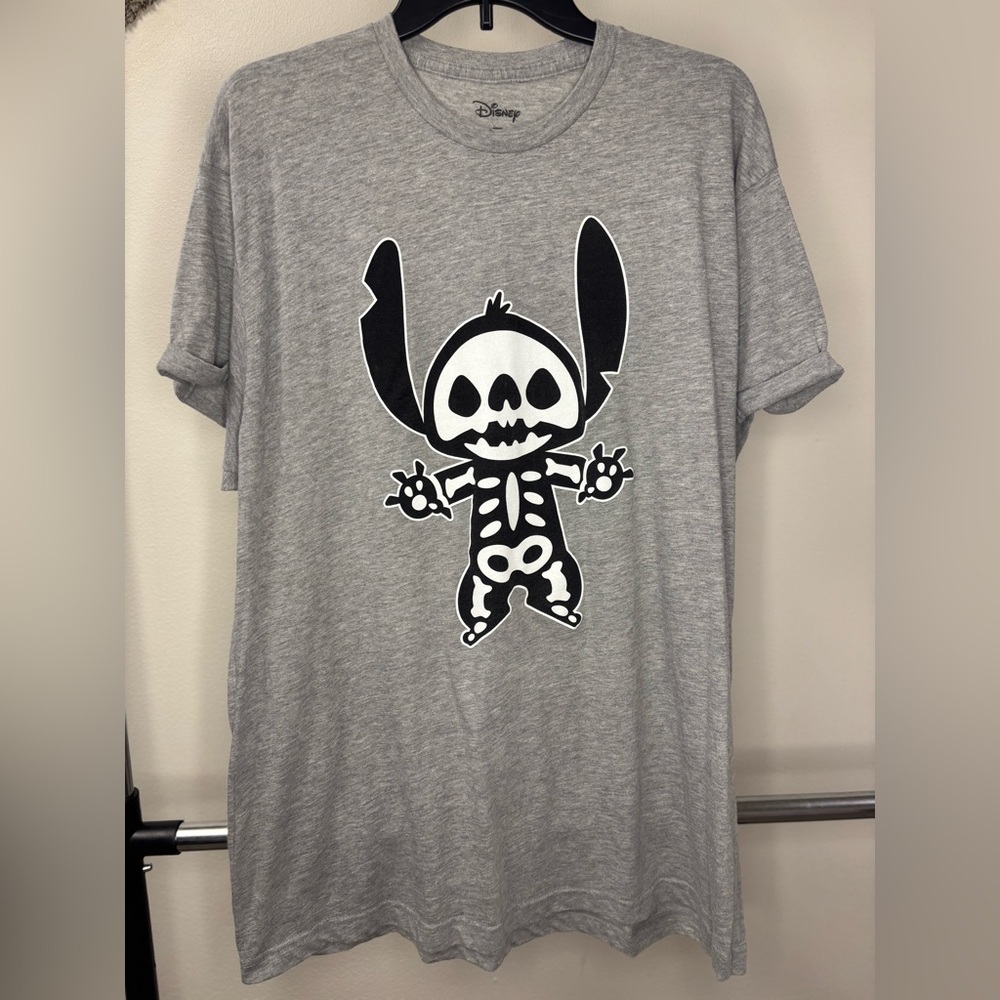 Disney x BoxLunch‎ Stich Skeleton Gray Short Sleeve Tee Size Large